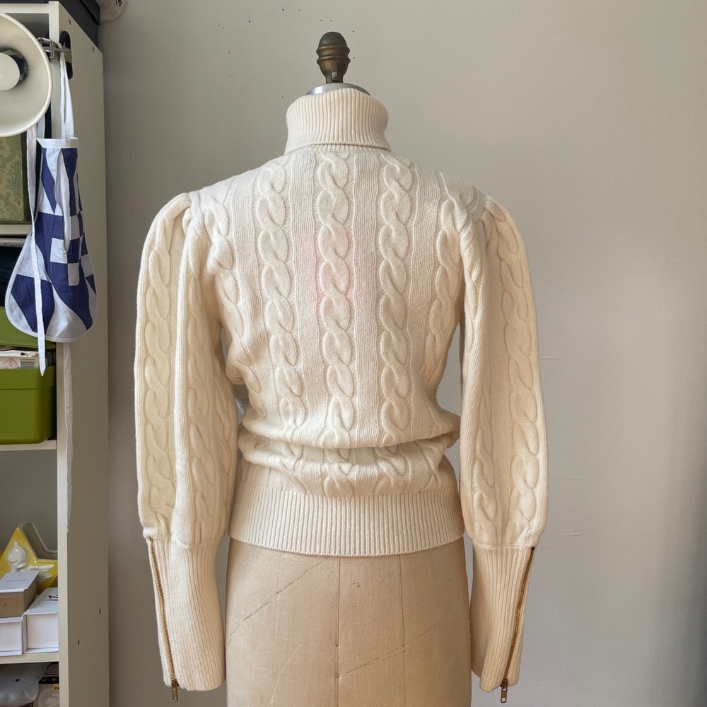Gucci x The North Face Cream Cable-Knit Turtleneck Sweater with Floral Logo - Picture 7 of 7
